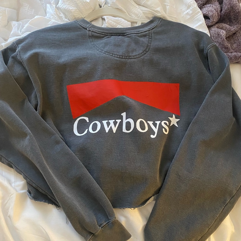 Cowboys cropped crewneck